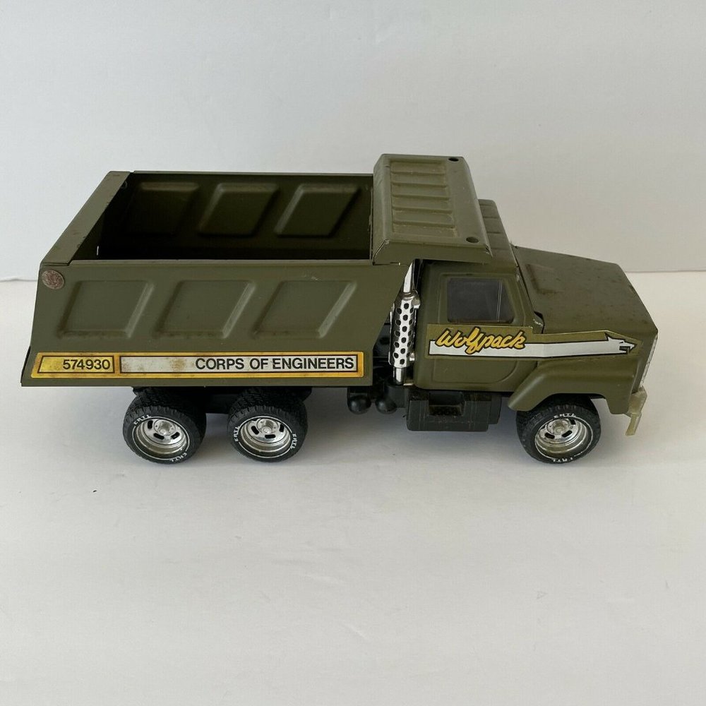 Ertl International Wolfpack Steel Dump Truck Corps - Picture 8 of 11